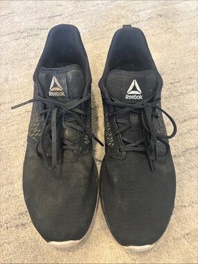 Reebok Men’s Black Athletic Training Sneakers